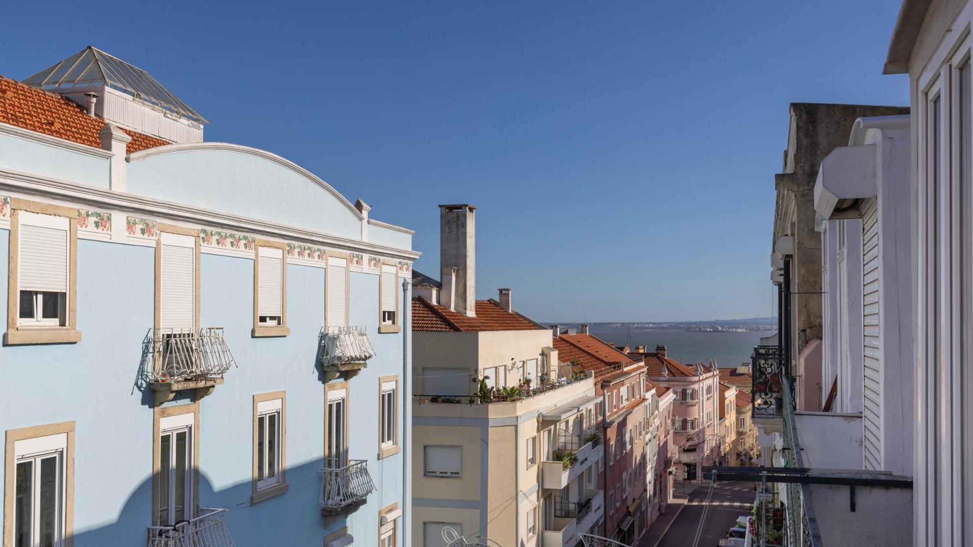 Classic Topfloor By Lovelystay Appartement